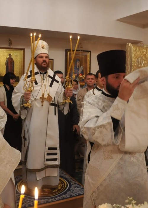 Престольные торжества в день памяти святых Константина и Елены возглавил епископ Богородский Амвросий