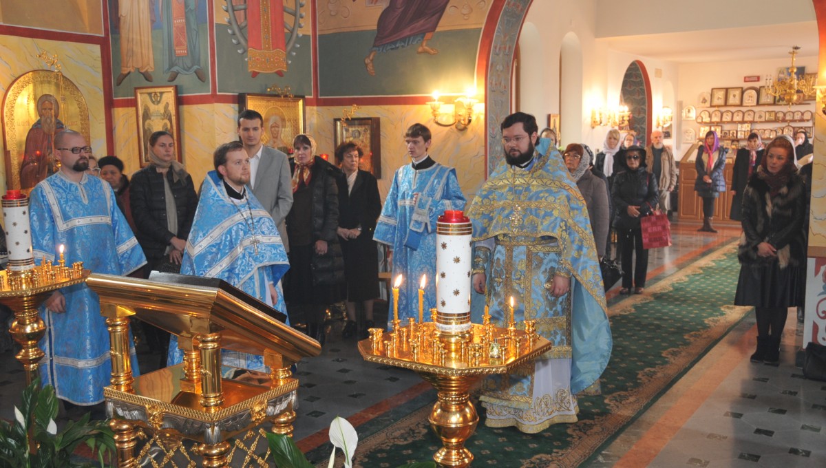 Богослужение в праздник Введения во храм Пресвятой Богородицы