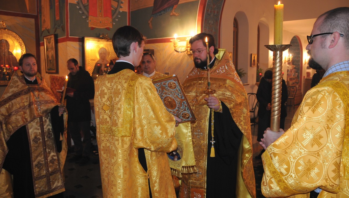 Всенощное бдение в канун дня памяти святителя Николая Чудотворца