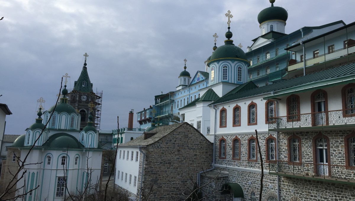 Началась паломническая поездка митрополита Волоколамского Илариона на Афон