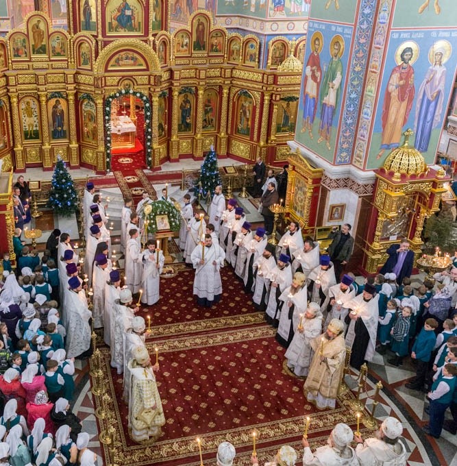 В Ханты-Мансийске проходят торжества по случаю 60-летия митрополита Павла