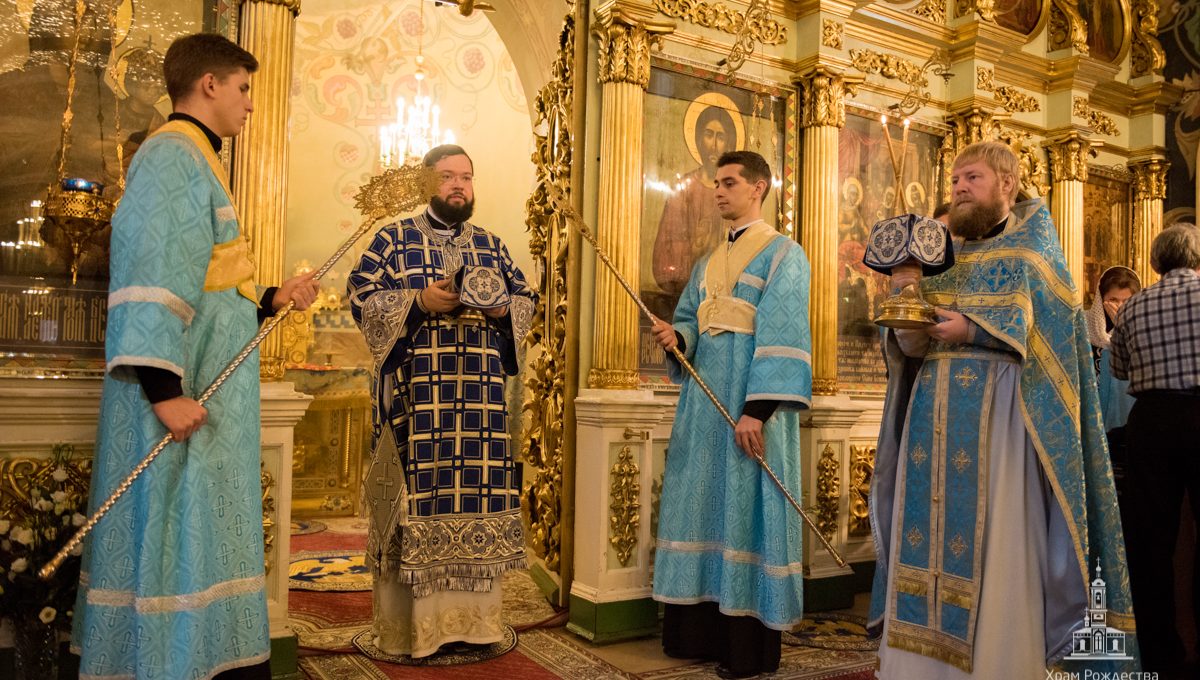 Богослужения в день празднования Казанской иконе Божией Матери