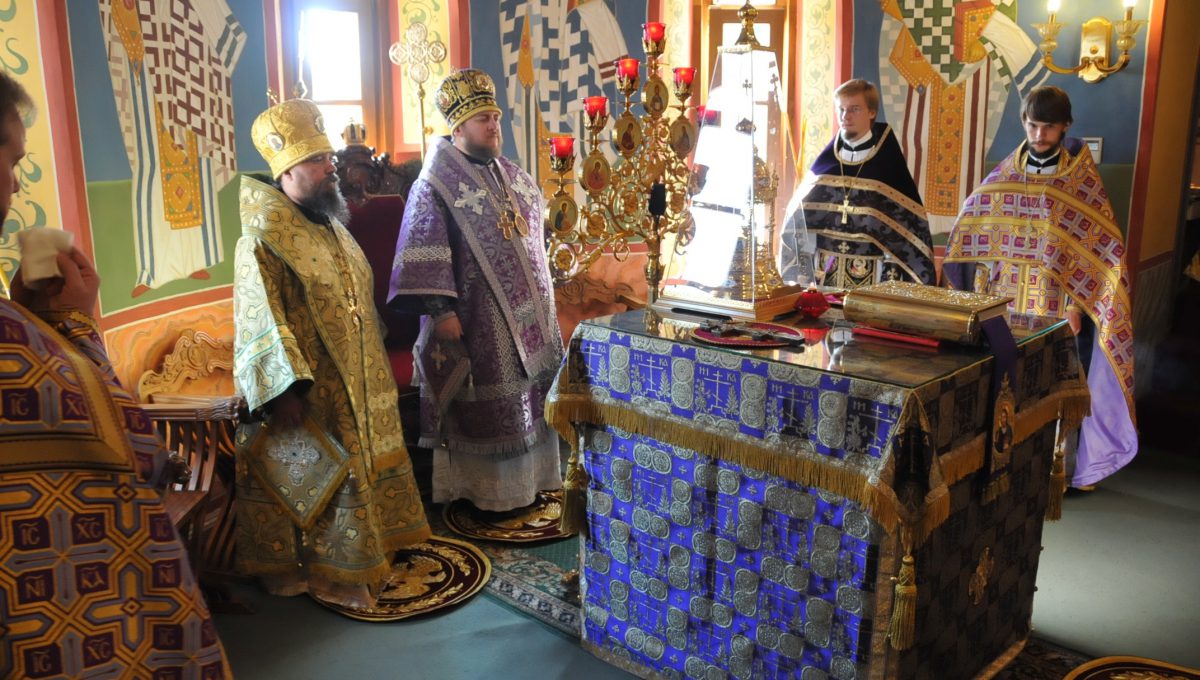 Епископ Богородский Матфей и епископ Северобайкальский и Сосново-Озерский Николай совершили Божественную Литургию